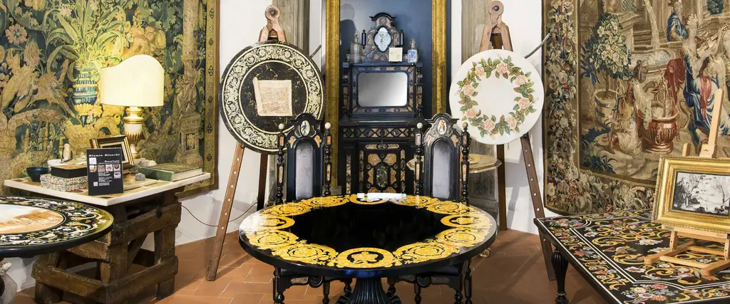 Raccolta di antiche scagliole dalla Collezione Bianco Bianchi