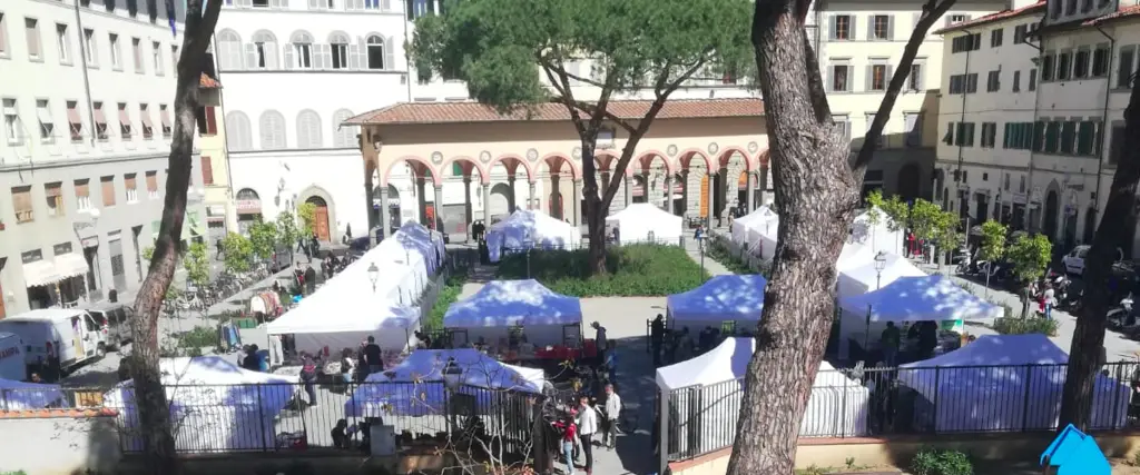 Fumetti e dischi in Piazza dei Ciompi 