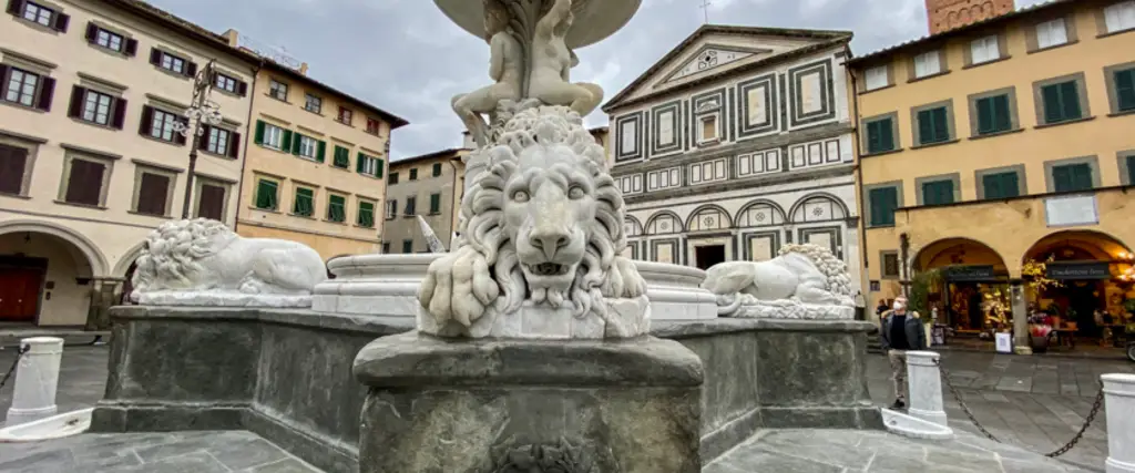 Piazza Farinata degli Uberti