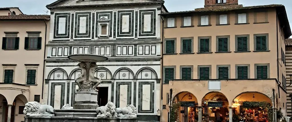 Piazza Farinata degli Uberti, Empoli