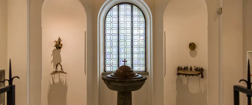 Fonte battesimale di Leonardo e sculture di Cecco Bonanotte
