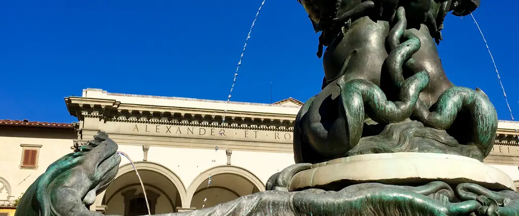 fontana piazza santissima Annunziata