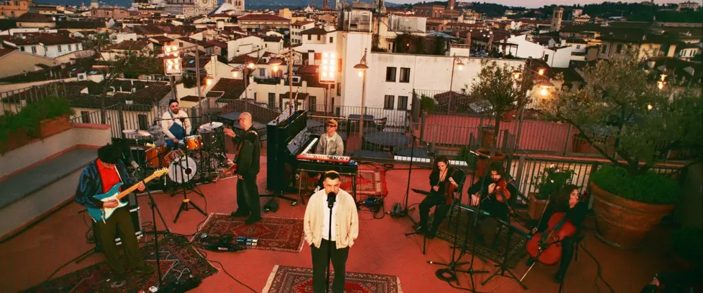 Coez e la band sul tetto