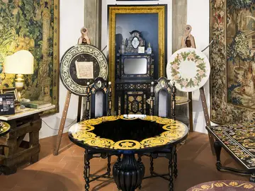Raccolta di antiche scagliole dalla Collezione Bianco Bianchi