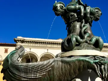 fontana piazza santissima Annunziata