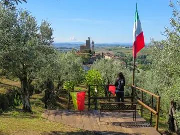 Vista su Vinci dal Parco Acquaria