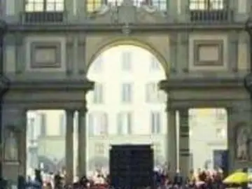 Turisti agli Uffizi