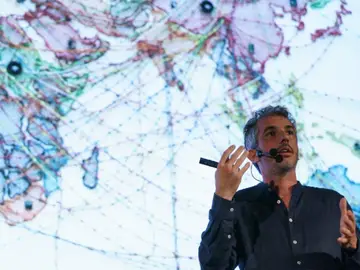 Oratore conferenza sulle migrazioni