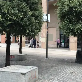 piazza ugo di toscana