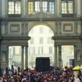 Turisti agli Uffizi