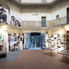 mostra