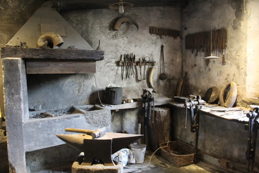 Bottega del coltellinaio - foto Archivio Unione Montana Comuni del Mugello