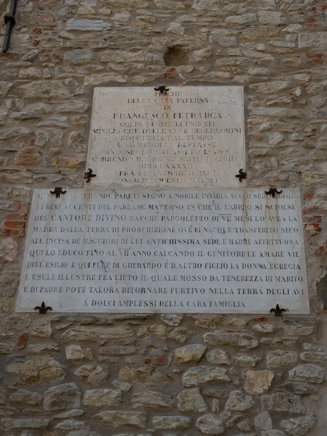 Lapide commemorativa