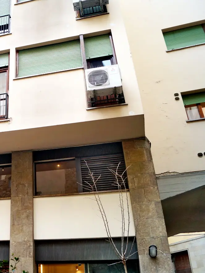 La Ditta Artigianale in via dello Sprone 5r, cortile interno