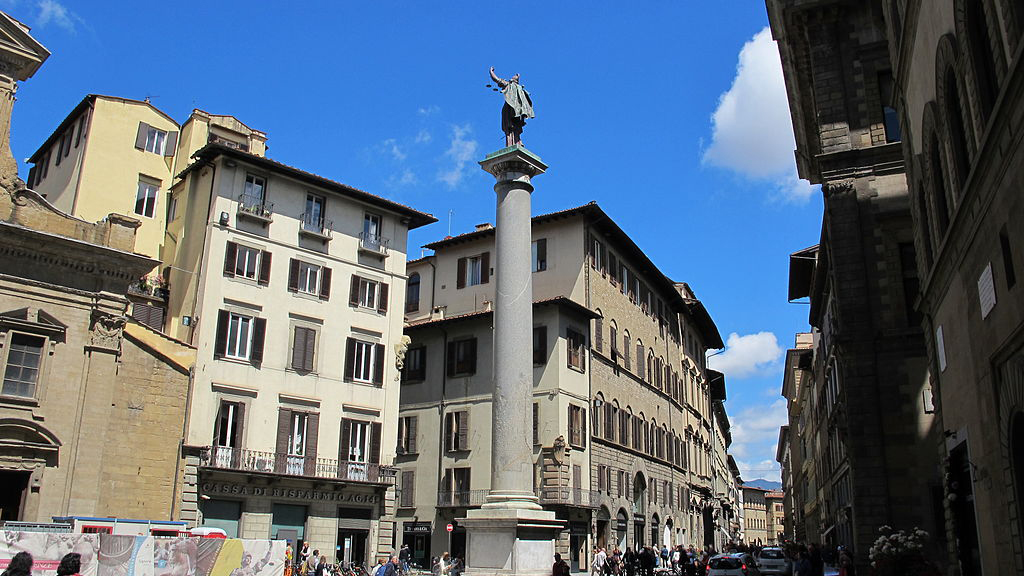Piazza Santa Trinita