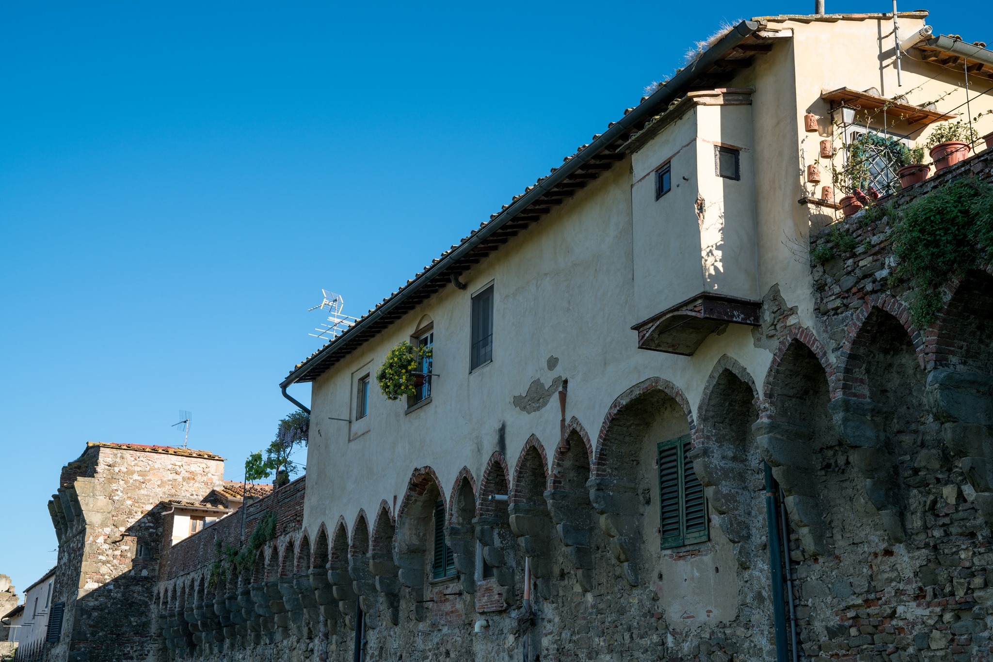 Mura di Lastra