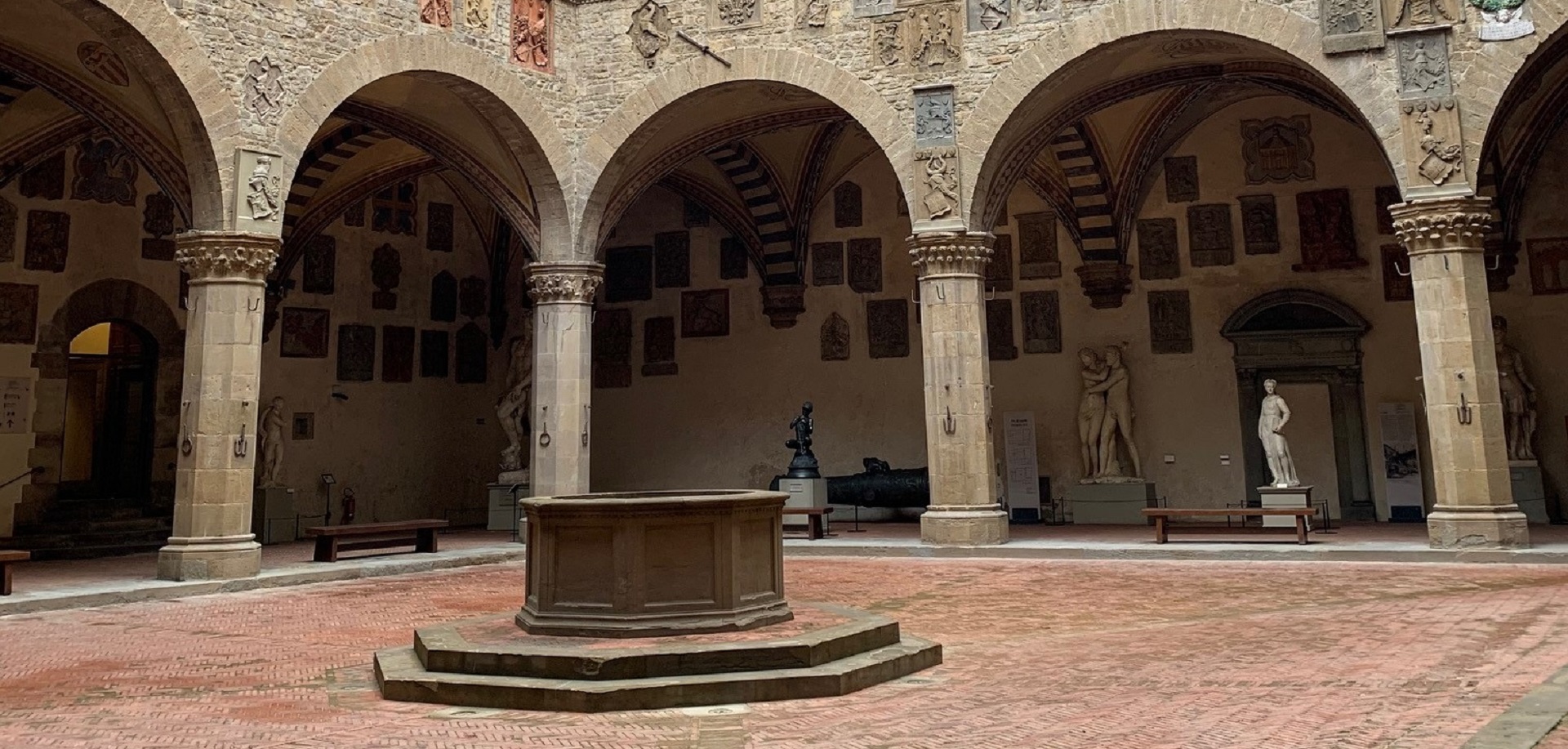 Cortile del Bargello