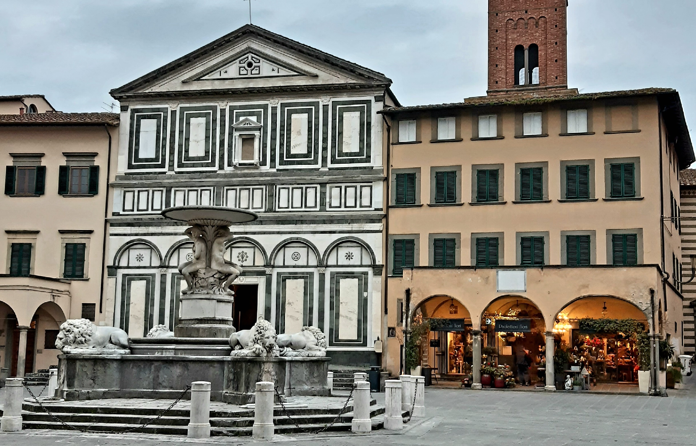 Piazza Farinata degli Uberti, Empoli