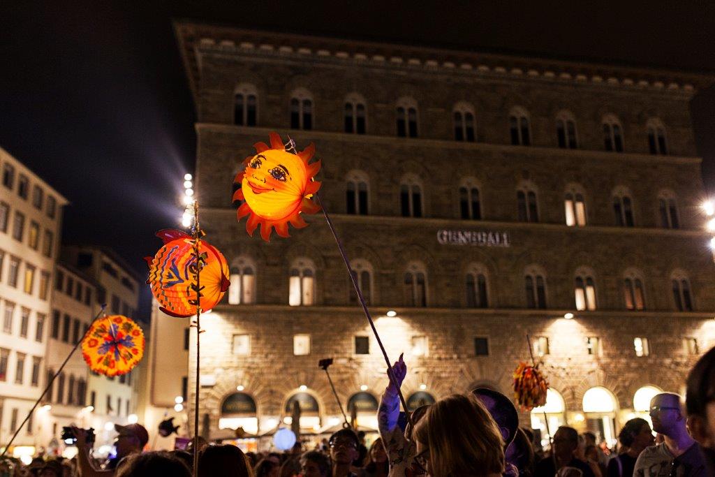 rificolona in piazza Signoria