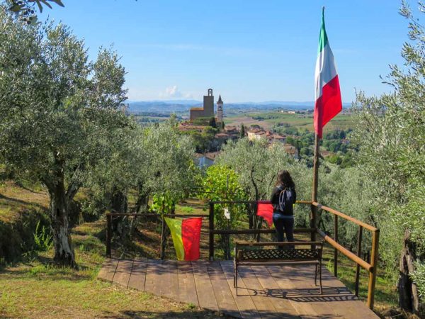 Vista su Vinci dal Parco Acquaria
