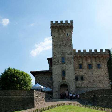 Veduta esterna Castello di Torre a Decima