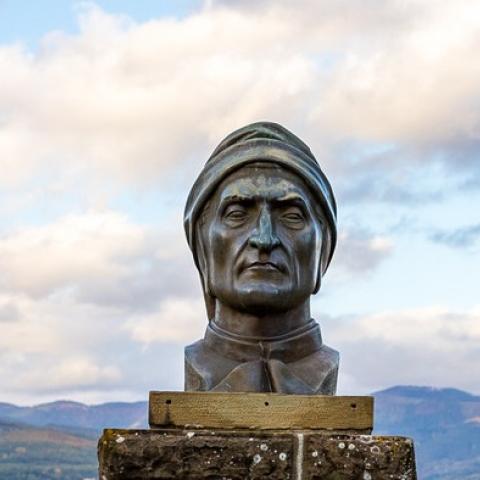 Busto di Dante, Castello di Poppi - foto di Mattia Marasco