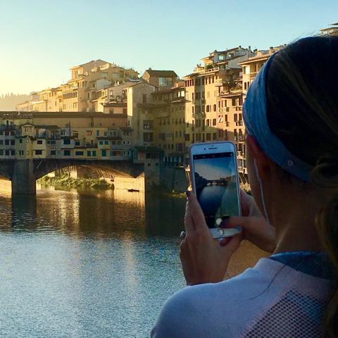 ragazza e Ponte Vecchio