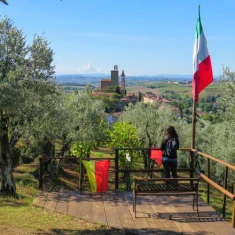 Vista su Vinci dal Parco Acquaria